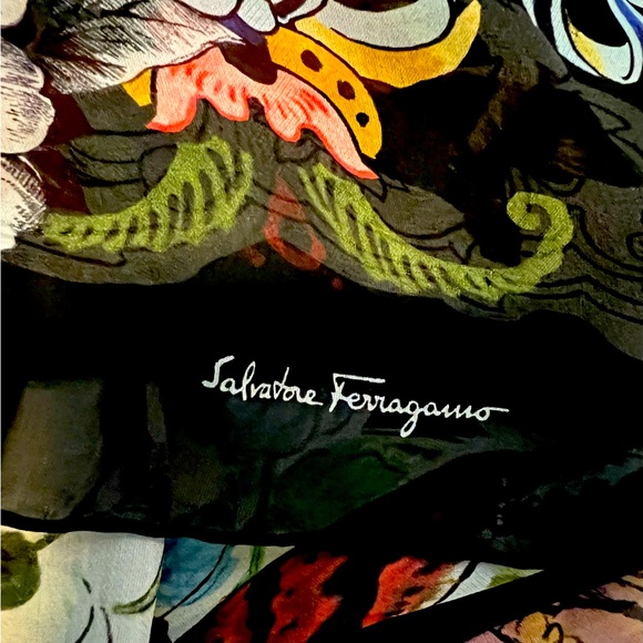 Salvatore Ferragamo silk scarf black floral with animals - Picture 7 of 7